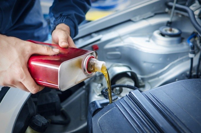 The Importance of Timely Car Oil Changes in the UAE's Climate